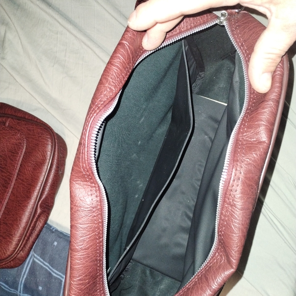 Vintage three-piece all leather travel suitcase in like new condition - Picture 6 of 12